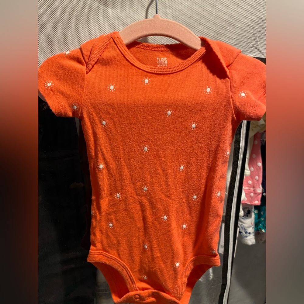 Just One You by Carter’s Infant Girls Orange with Suns Bodysuit, size 6 months.